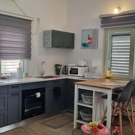 Stylish Quiet And Central Rehovot Exterior photo